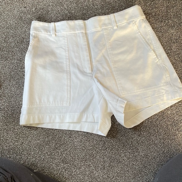 Excellent condition White and Taylor shorts size 8 - Picture 3 of 3